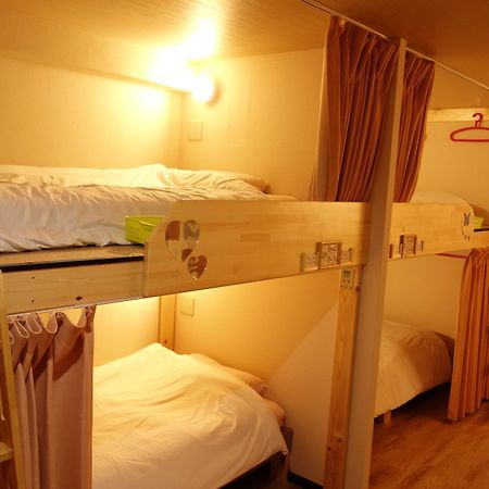 Kens House Hotel Osaka Bagian luar foto
