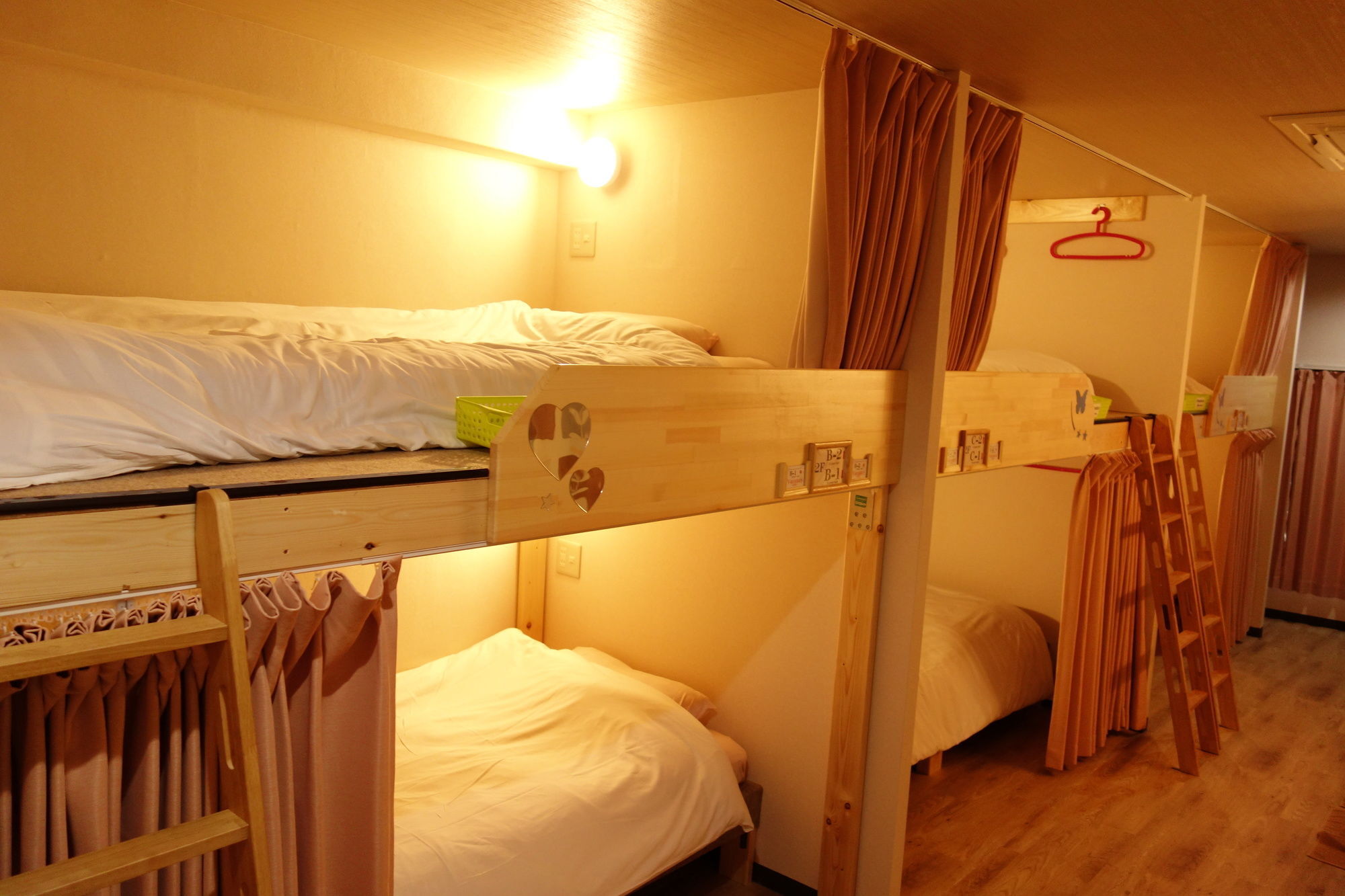 Kens House Hotel Osaka Bagian luar foto