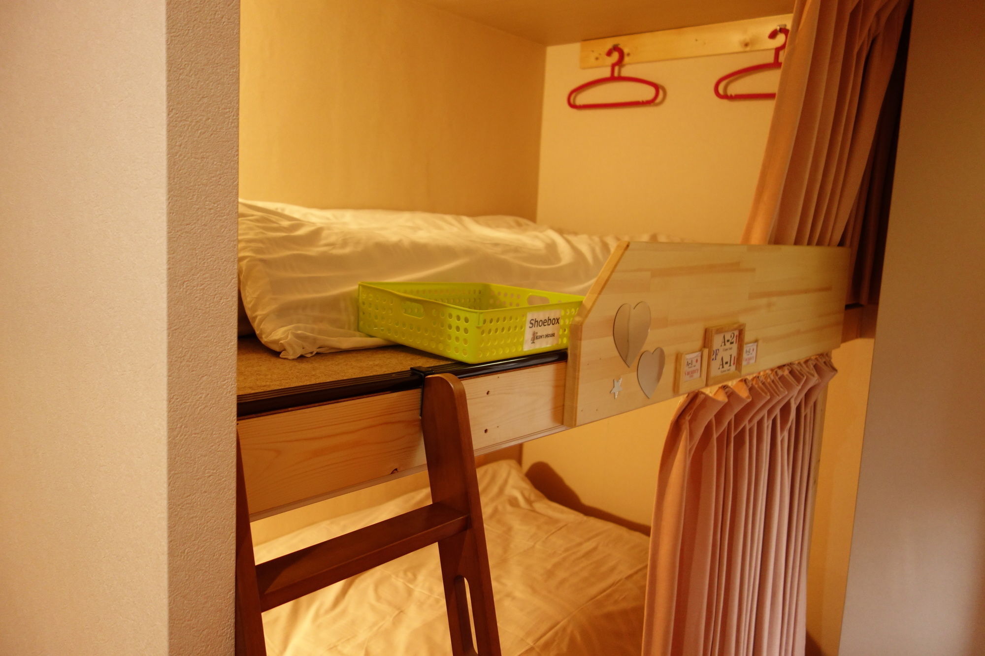 Kens House Hotel Osaka Bagian luar foto